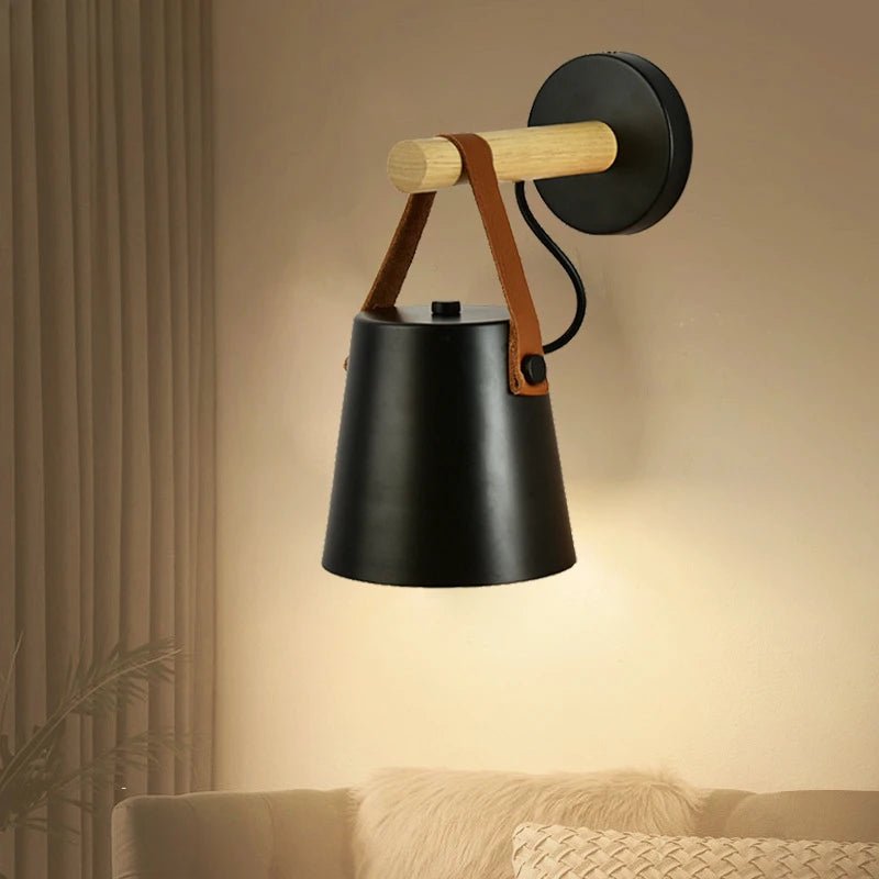 Scandinavische Wandlamp met Houten Accenten - Belloro Care